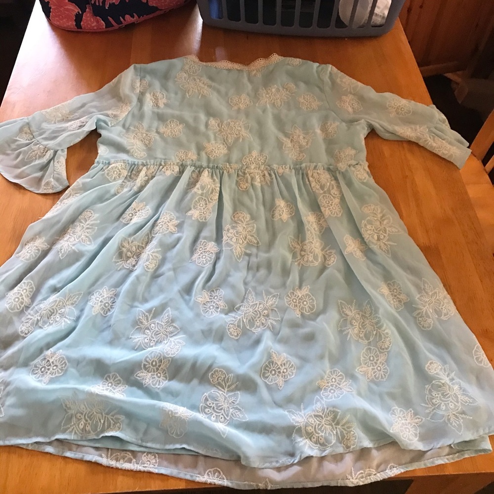 dress - Picture 3 of 3